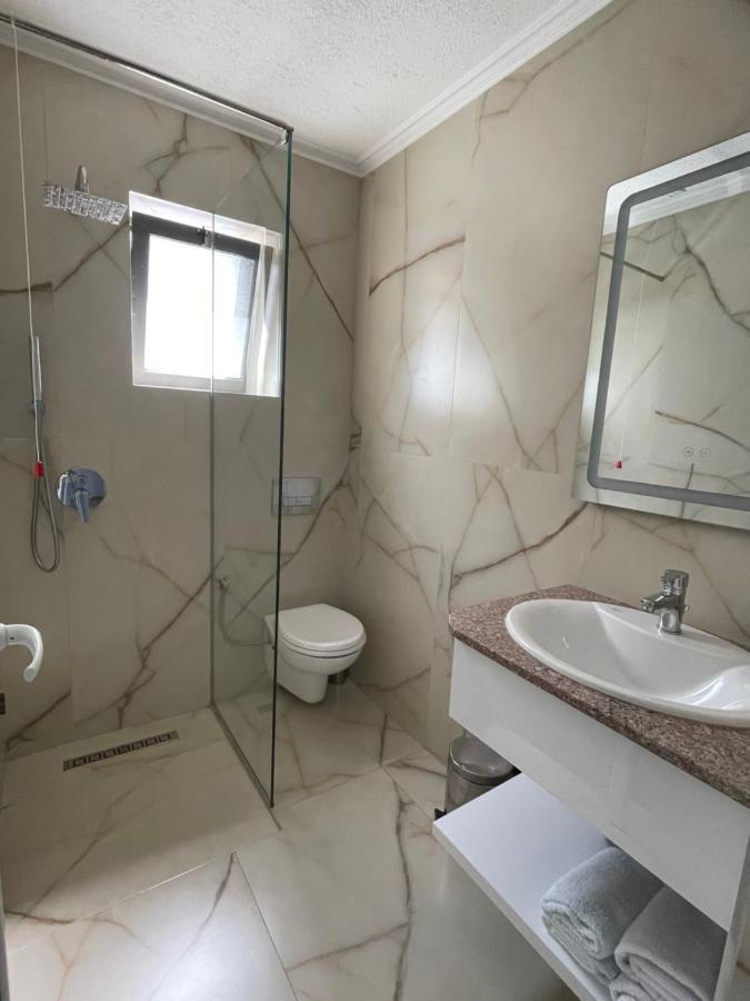 Hotel Ms Саранда Екстер'єр фото