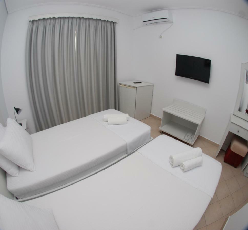 Hotel Ms Саранда Екстер'єр фото
