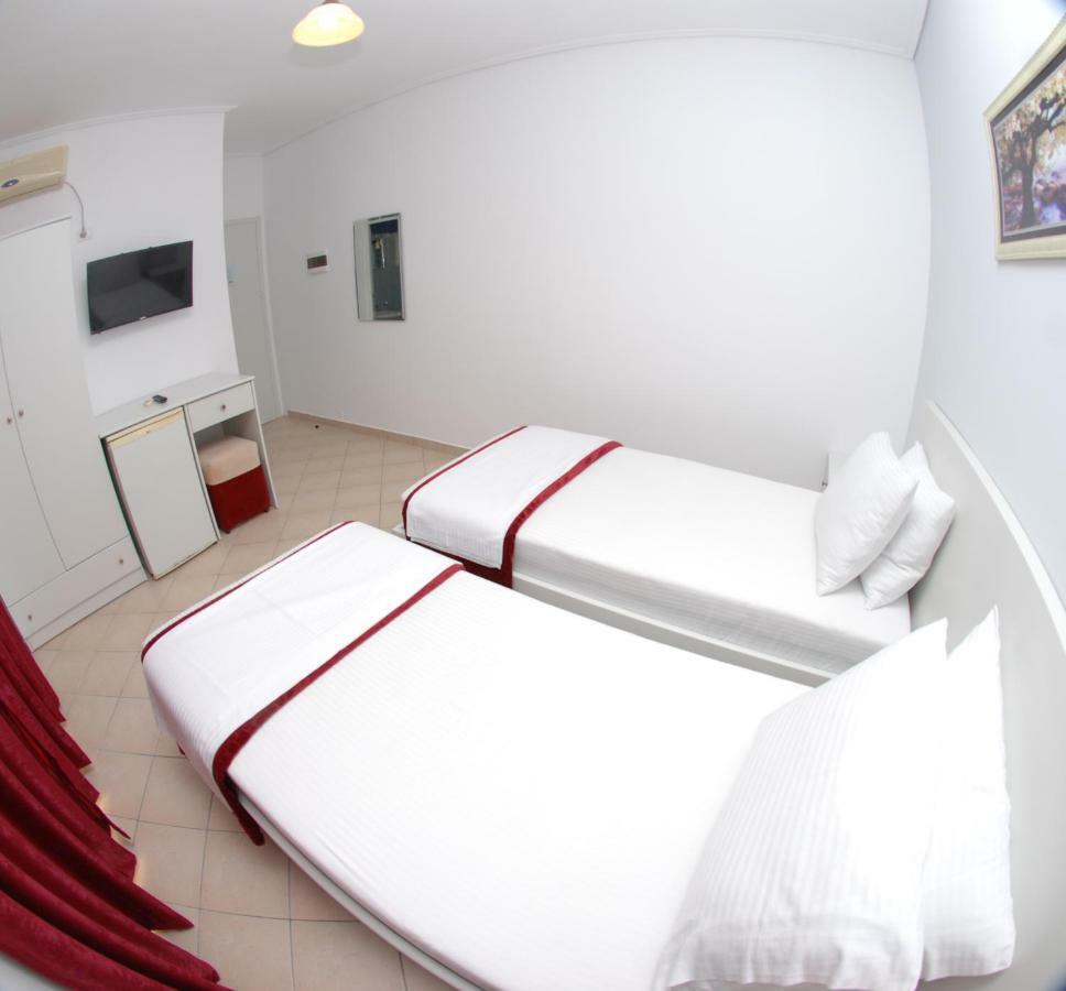 Hotel Ms Саранда Екстер'єр фото